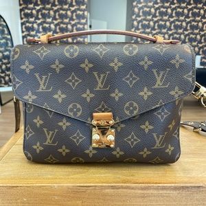 Louis Vuitton Pochette Metis